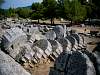 02_colonnes du Grand temple de Zeus -600 renverses par un tremblement de terre en +500.JPG